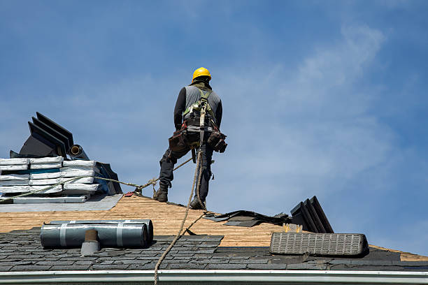 Professional Roofing technician working in Mazomanie, WI